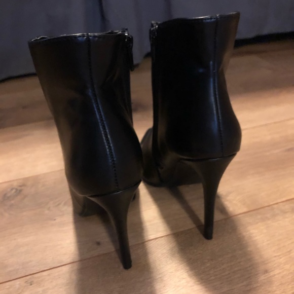 Ankle length heels - Picture 2 of 3